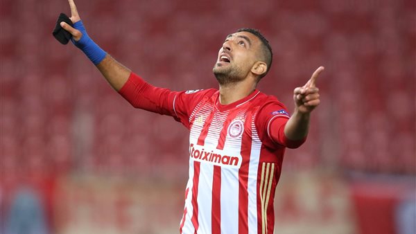 كوكا يحمل الشارة