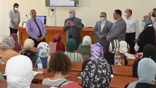 رئيس الجامعة يتفقد