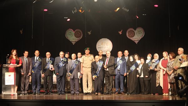 تكريم أبطال وشهداء