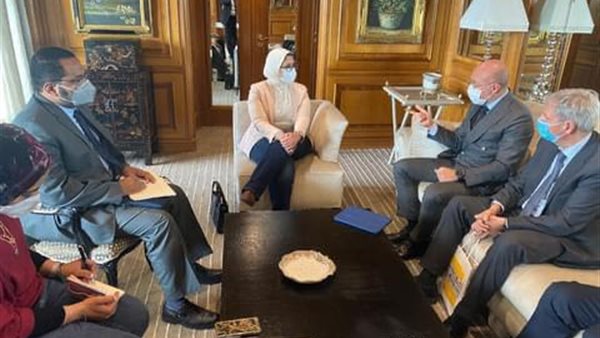 وزيرة الصحة والسكان