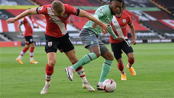 لقطات من المباراة