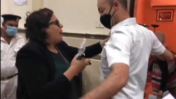 سيدة المحكمة