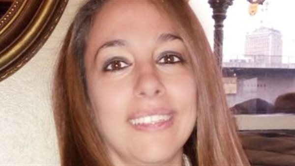 المؤلفة نجلاء الحدينى