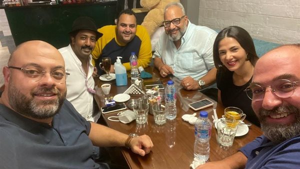 شيكو وعدد من النجوم