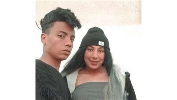 منة عبد العزيز 