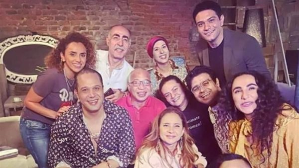 أبطال مسلسل بـ100