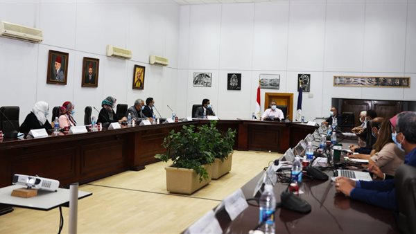 وزير السياحة والاثار