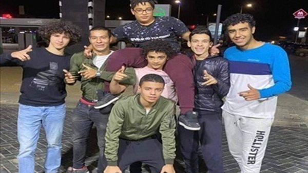 طفل المعادي وأصدقائه