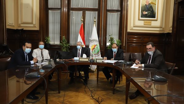 عبد العاطي والقصير