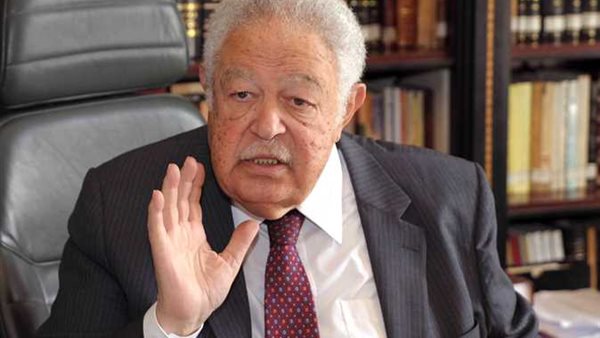 رجائي عطية نقيب المحامين