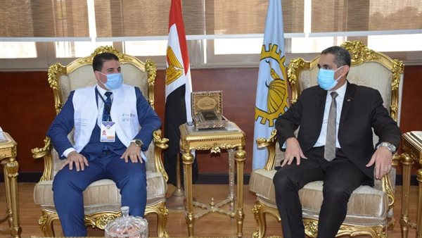 محافظ الغربية يستقبل