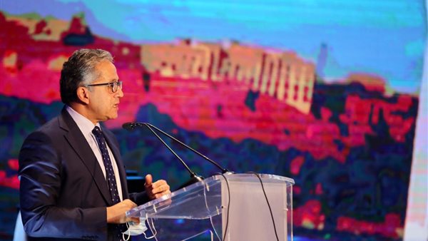 وزير السياحة والاثار