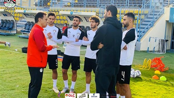 حسام البدري مع لاعبي