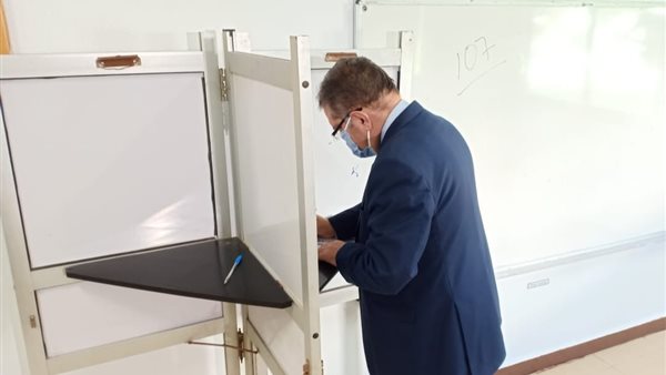 الدكتور هشام توفيق