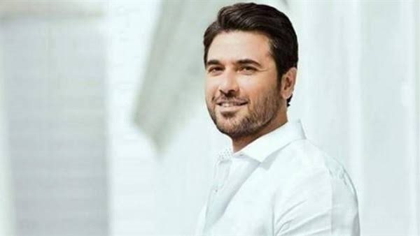الفنان أحمد عز