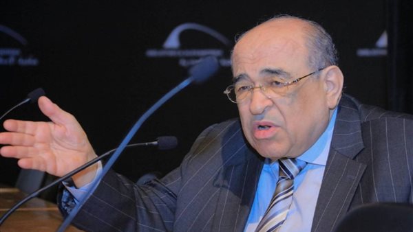 مصطفى الفقي