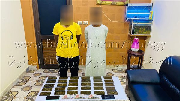 المتهمان وجانب من