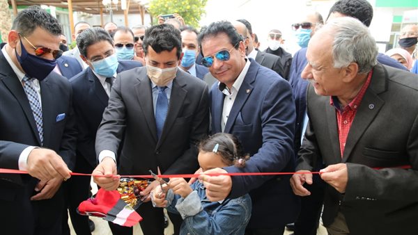 وزير الرياضة في الشيخ