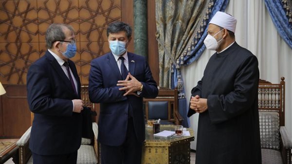 الإمام الأكبر يلتقى