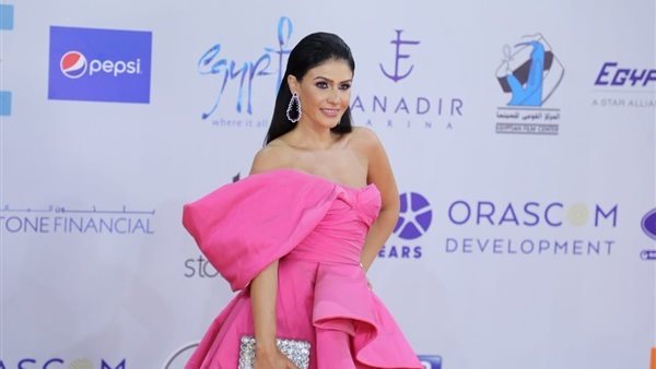 الفنانة بسمة