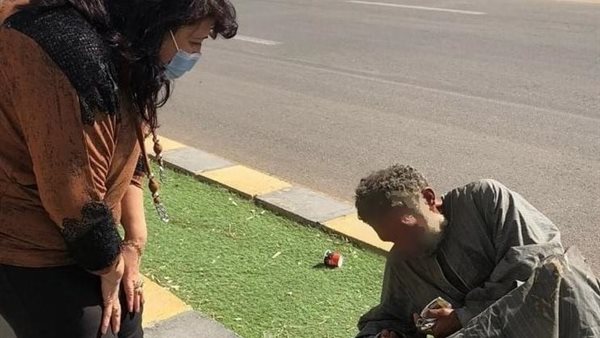 المواطن المسن النائم