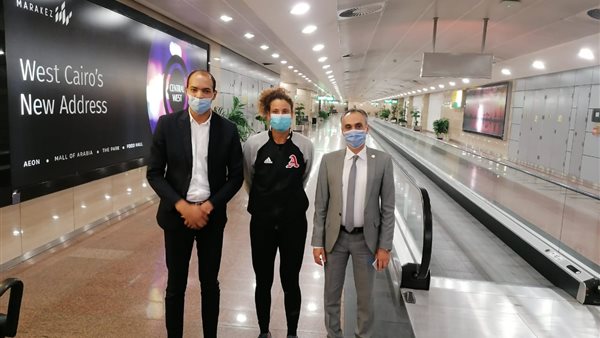 ميار شريف لاعبة التنس