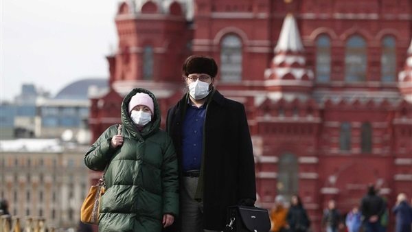 فيروس كورونا يتفشى