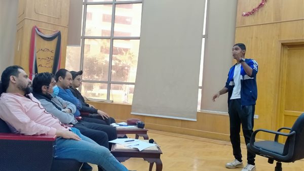 نشاط المسرح الجامعى