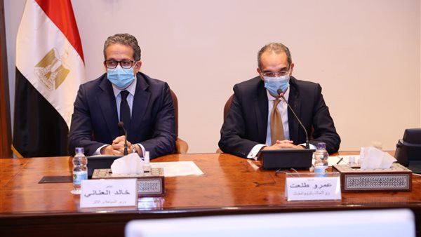 وزير الاثار ووزير