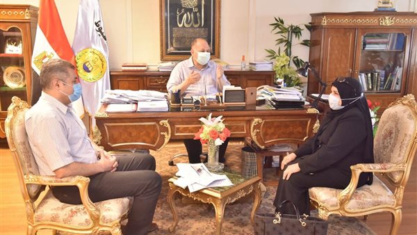 محافظ أسيوط خلال