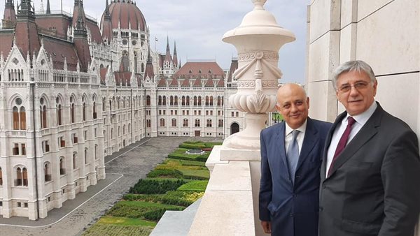 جانب من اللقاءات