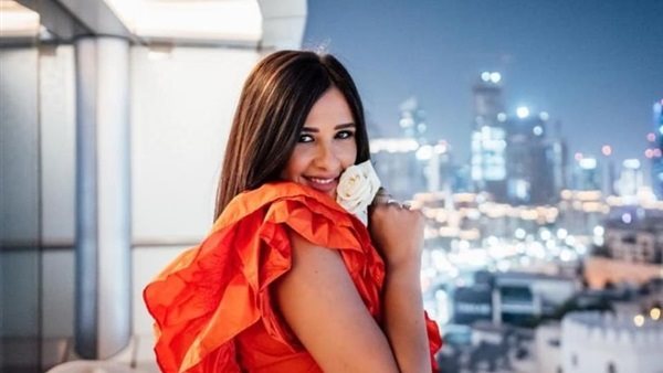 ياسمين عبد العزيز