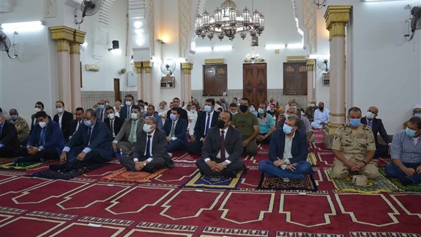 محافظ المنيا يؤدى