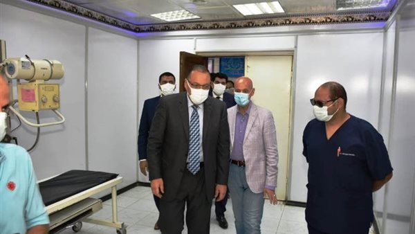 محافظ الشرقية خلال