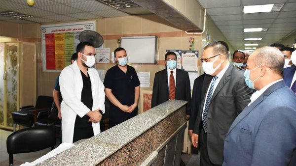 محافظ الشرقية خلال