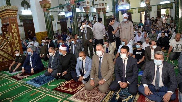 محافظ أسيوط يؤدي