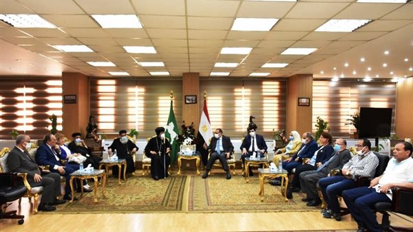 محافظ الشرقية يستقبل