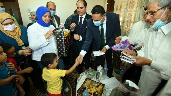 محافظ الدقهلية خلال