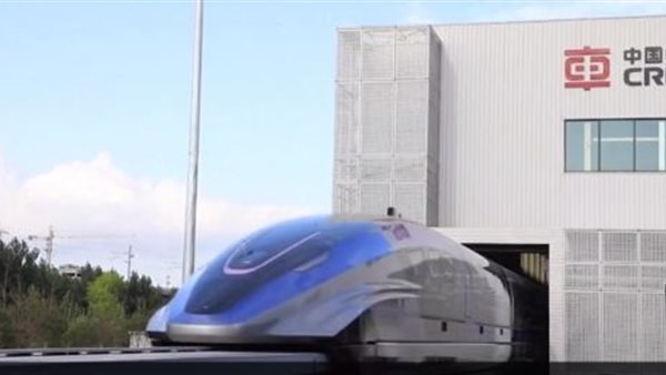 أول قطار مغناطيسي