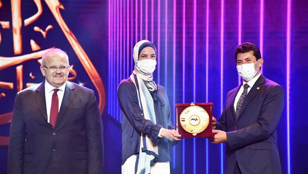 هداية ملاك مع وزير