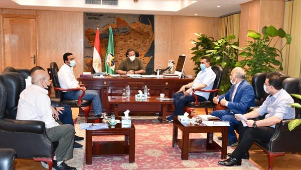 محافظ الفيوم خلال