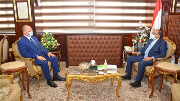 وزير التنمية ومحافظ