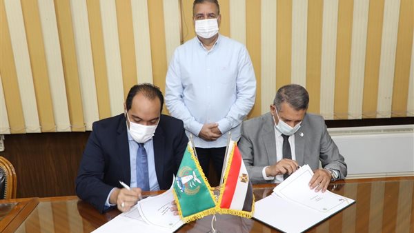 جانب من مراسم التوقيع