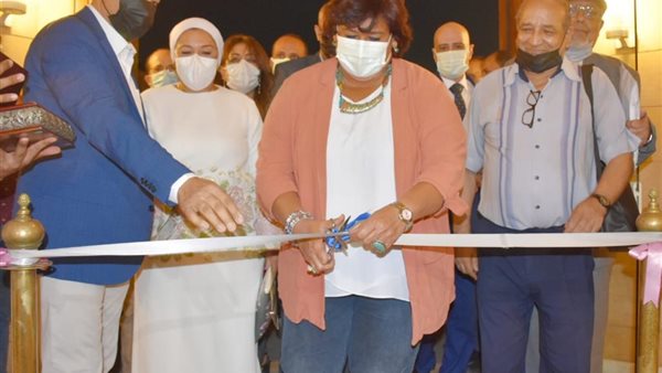 وزيرة الثقافة