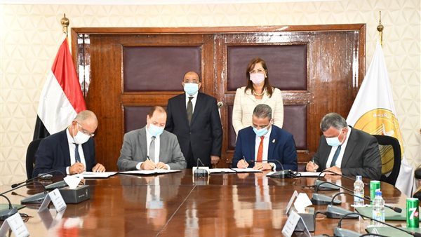 جانب من مراسم التوقيع