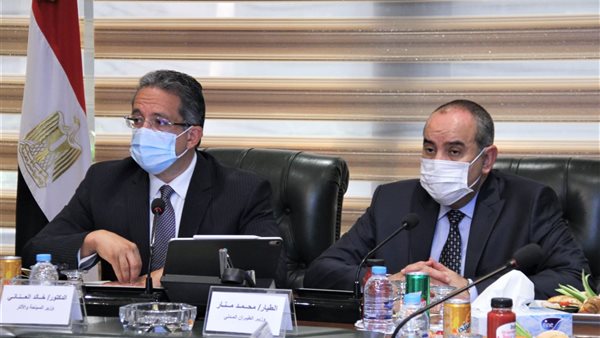 وزيرا الطيران المدنى