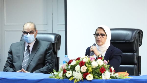 وزيرة الصحة 