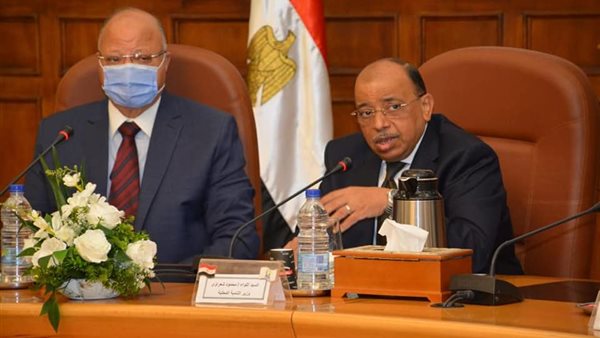 وزير التنمية ومحافظ