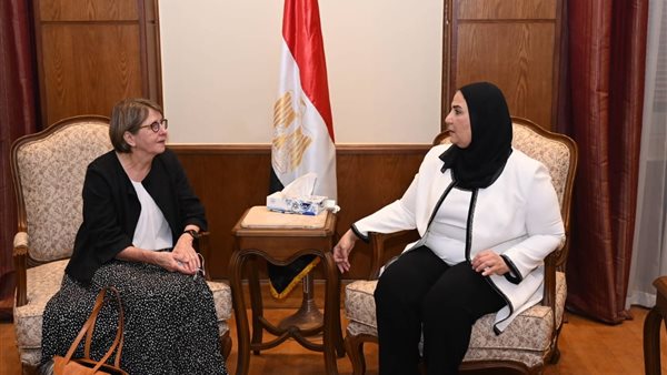وزيرة التضامن تستقبل