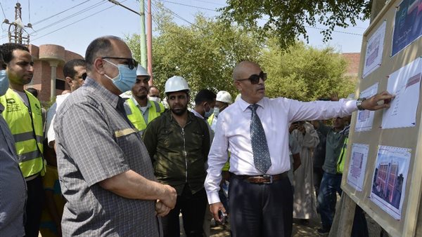 محافظ أسيوط خلال